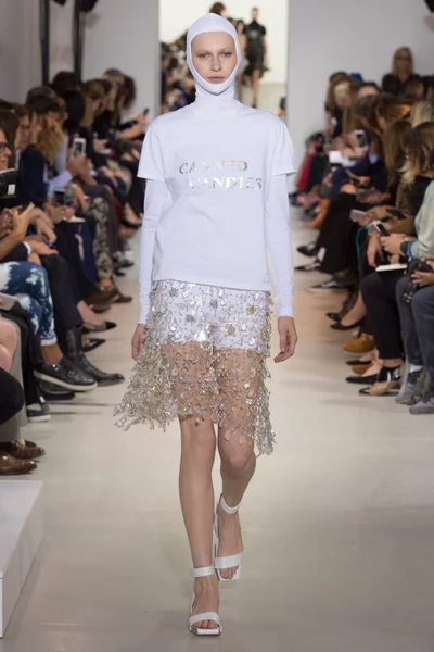 Look 3